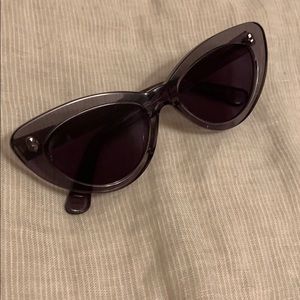 illesteva Pamela Sunglasses Mercury / grey flat